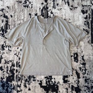 Lululemon Textured Grid Short Sleeve Henley Shirt